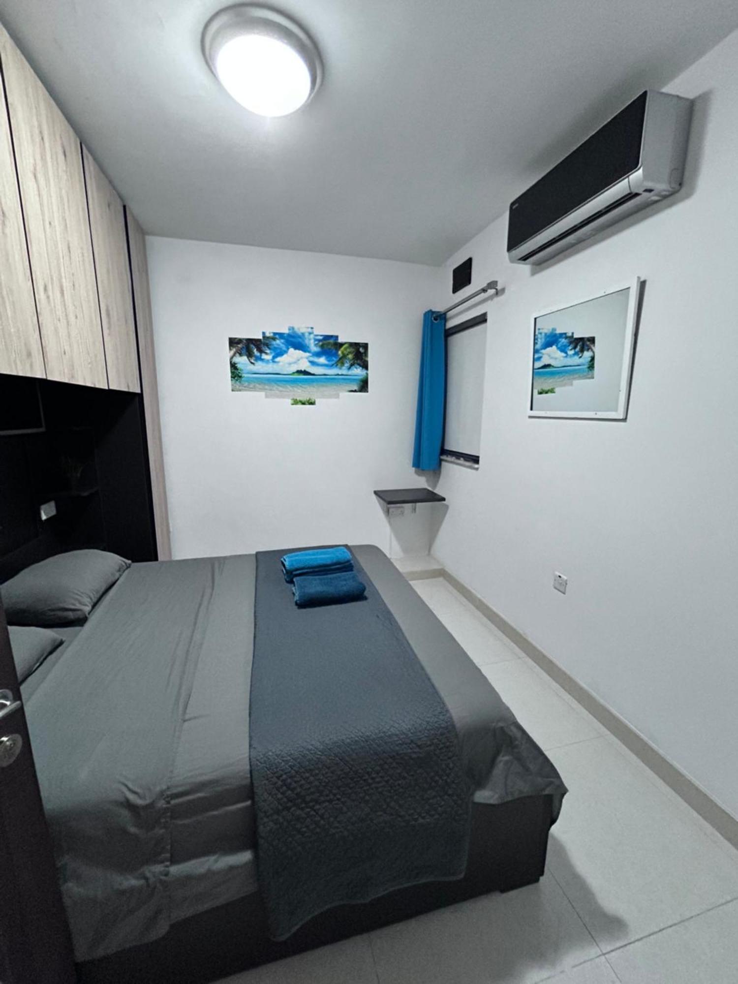 Seascape With Sea Views - 6 Persons , 2 Bathrooms شقة خليج سانت بول
